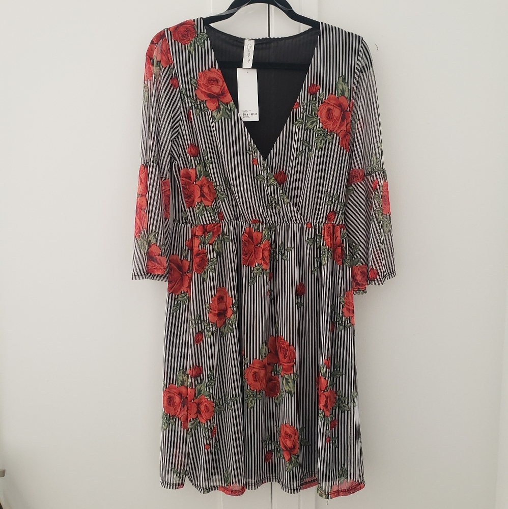 NEW Forever 21 Floral Dress